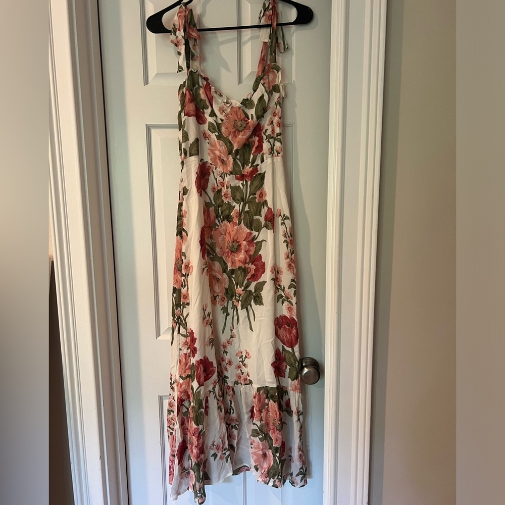 Perfect Condition Nikita Reformation Dress size 6!